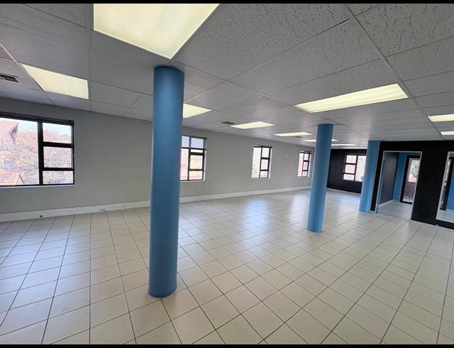 140M² OFFICE TO LET IN FOURWAYS